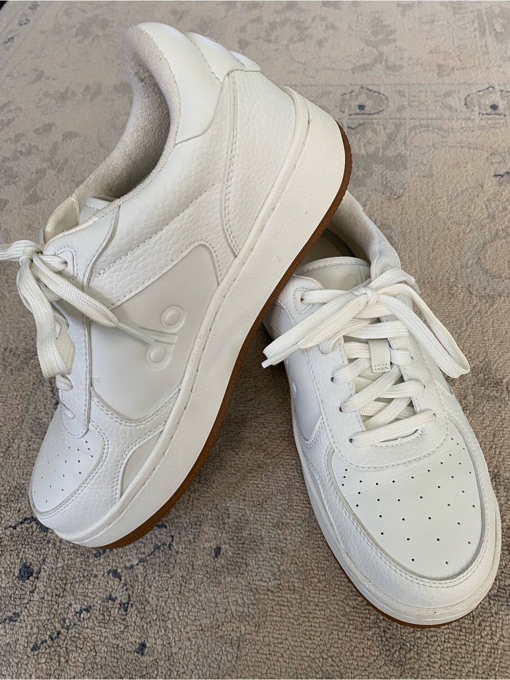 ALO Recovery Mode Paltform Sneakers White/Gum 7.5 Vegan Leather